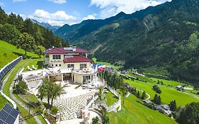 B&B Das Land-Palais - Private Mountain Hideaway